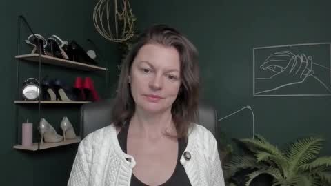 Snapshot of vivian_dream chatting on 11/10/25, 07:40 Vivian online show from 11/10/25, 07:40