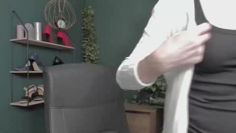 Snapshot of vivian_dream chatting on 11/14/25, 08:13 Vivian online show from 11/14/25, 08:13