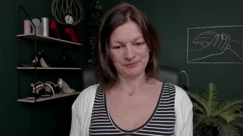 Snapshot of vivian_dream chatting on 11/22/25, 08:13 Vivian online show from 11/22/25, 08:13