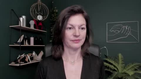 Snapshot of vivian_dream chatting on 12/16/25, 06:51 Vivian online show from 12/16/25, 06:51