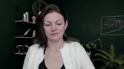 Snapshot of vivian_dream chatting on 02/16/26, 07:48 Vivian online show from 02/16/26, 07:48