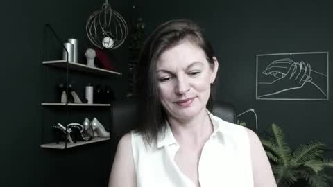 Snapshot of vivian_dream chatting on 06/09/26, 06:36 Vivian online show from 06/09/26, 06:36