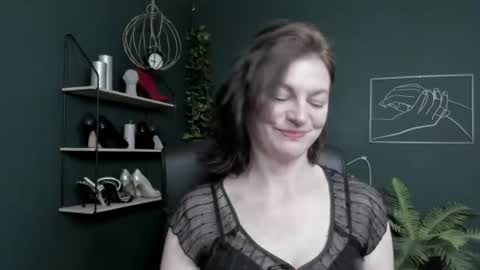 Snapshot of vivian_dream chatting on 06/11/26, 06:44 Vivian online show from 06/11/26, 06:44