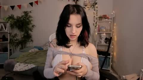 vivian_qwerty online show from 12/23/24, 04:12