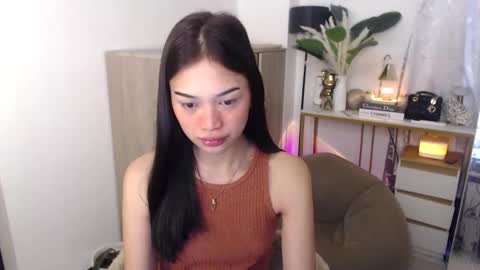 Vivian online show from 09/23/25, 01:19