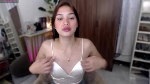 Vivian online show from 11/11/25, 02:33