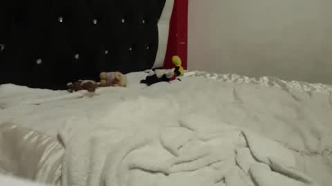 Snapshot of vivian_walt_ chatting on 10/24/25, 05:04 melissa online show from 10/24/25, 05:04