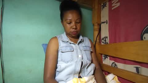 viviane0812 online show from 02/20/25, 12:47
