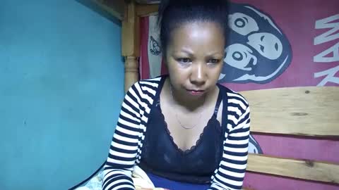 viviane0812 online show from 02/28/25, 11:56