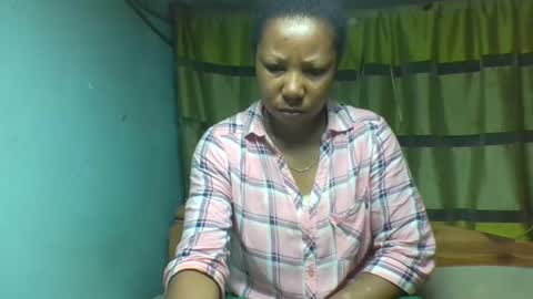 viviane0812 online show from 10/02/25, 06:37