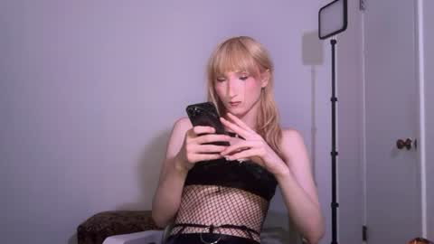 vivian layy online show from 06/17/26, 11:38
