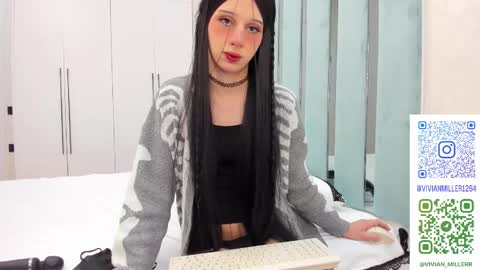 Snapshot of vivianmiller_ chatting on 12/18/25, 03:23 Vivian online show from 12/18/25, 03:23