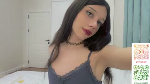 Snapshot of vivianmiller_ chatting on 06/27/26, 12:22 Vivian online show from 06/27/26, 12:22