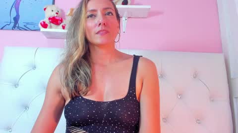 Vivi online show from 12/17/24, 03:17