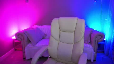 Vivien online show from 11/02/25, 08:33