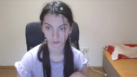 Vivian Gray online show from 12/06/24, 02:13