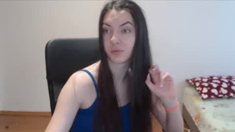 Vivian Gray online show from 01/01/25, 11:05