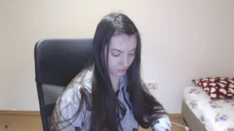 Vivian Gray online show from 01/12/25, 07:42