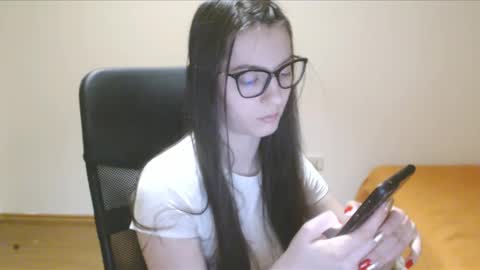 Vivian Gray online show from 02/09/25, 06:05