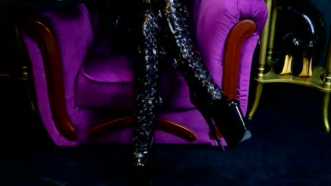 Snapshot of vivianreeve chatting on 10/30/25, 02:40 Vivian Reeve online show from 10/30/25, 02:40