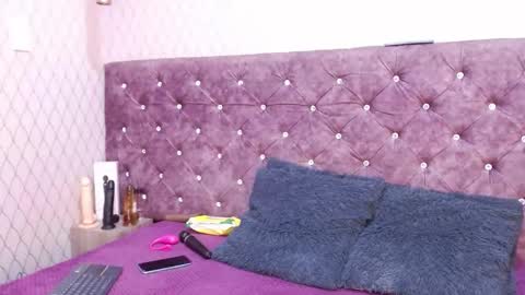 Snapshot of vivianrose3x chatting on 11/30/25, 03:54 VivianRose online show from 11/30/25, 03:54