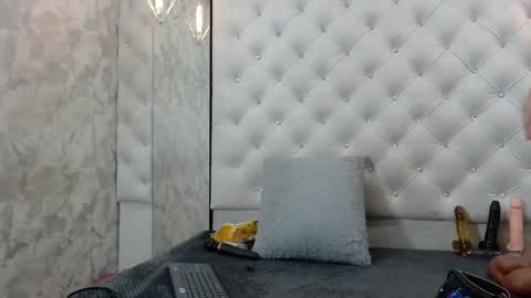 Snapshot of vivianrose3x chatting on 02/18/26, 02:18 VivianRose online show from 02/18/26, 02:18