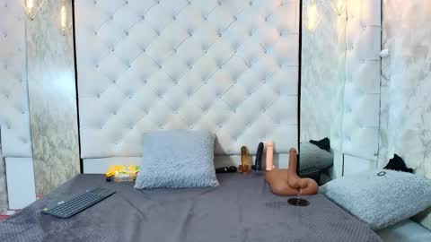 Snapshot of vivianrose3x chatting on 02/22/26, 02:45 VivianRose online show from 02/22/26, 02:45