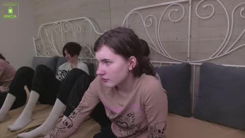 VIVIARAGENDY online show from 10/11/25, 10:47