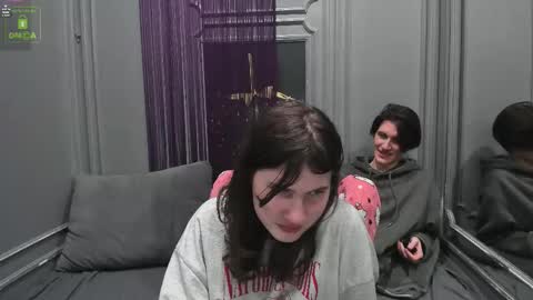 VIVIARAGENDY online show from 10/31/25, 03:57