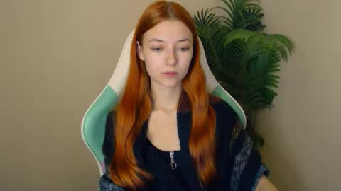 Vivien online show from 11/20/25, 07:02