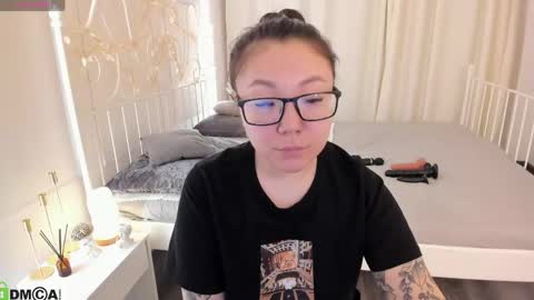 Vivien online show from 04/16/26, 11:29