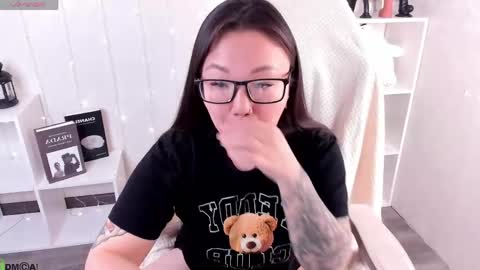 Vivien online show from 04/20/26, 12:13