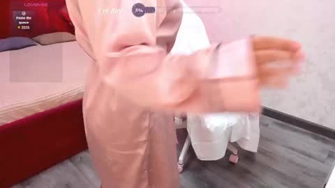 Vivien online show from 06/25/26, 05:12