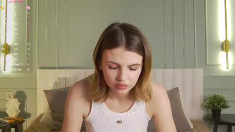 Snapshot of vivien_ronal chatting on 07/29/26, 06:50 Sophia online show from 07/29/26, 06:50