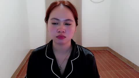 Snapshot of vivienelover chatting on 02/15/26, 05:15 vivienelover online show from 02/15/26, 05:15