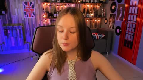 Vivien online show from 12/05/24, 01:17