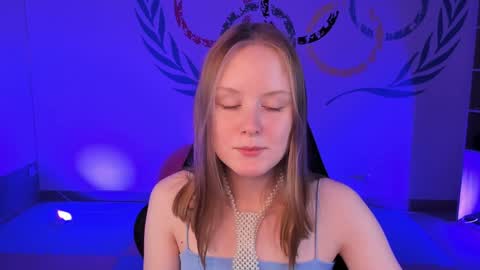 Vivien online show from 12/07/24, 03:19