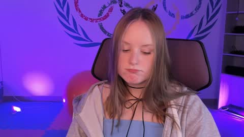 Vivien online show from 12/09/24, 07:07