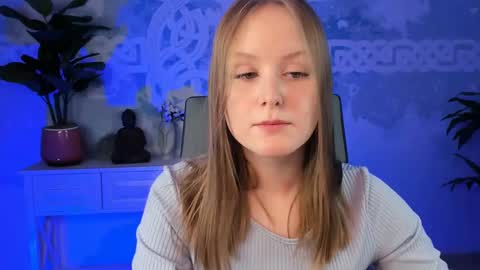 Vivien online show from 03/01/25, 12:12