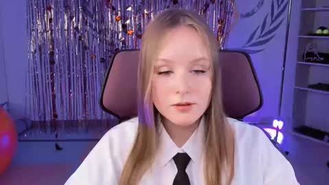 Vivien online show from 03/07/25, 05:17