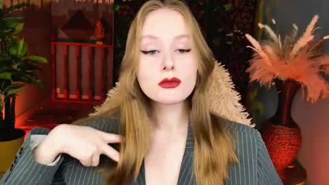 Vivien online show from 04/28/26, 05:34
