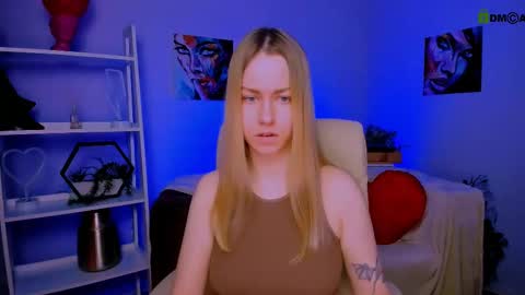 Snapshot of vivienne_sweet chatting on 02/26/25, 10:15 Vivi online show from 02/26/25, 10:15