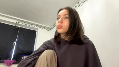 Snapshot of viviennebreihan chatting on 10/30/25, 07:10 Vivi online show from 10/30/25, 07:10