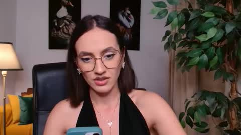 Snapshot of vivienneclement chatting on 04/11/26, 06:56 Vivienne online show from 04/11/26, 06:56