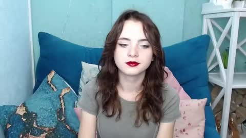 Snapshot of viviennero chatting on 09/20/25, 04:46 Mary online show from 09/20/25, 04:46