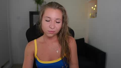 VivienVance online show from 07/22/26, 09:50