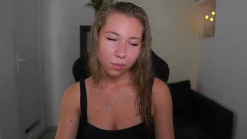 VivienVance online show from 07/27/26, 02:02