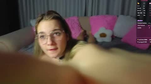 Snapshot of vivyboo111 chatting on 11/10/25, 08:41 vivyboo111 online show from 11/10/25, 08:41