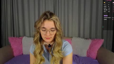 Snapshot of vivyboo111 chatting on 11/21/25, 09:02 vivyboo111 online show from 11/21/25, 09:02