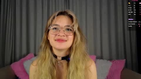 Snapshot of vivyboo111 chatting on 11/30/25, 08:24 vivyboo111 online show from 11/30/25, 08:24